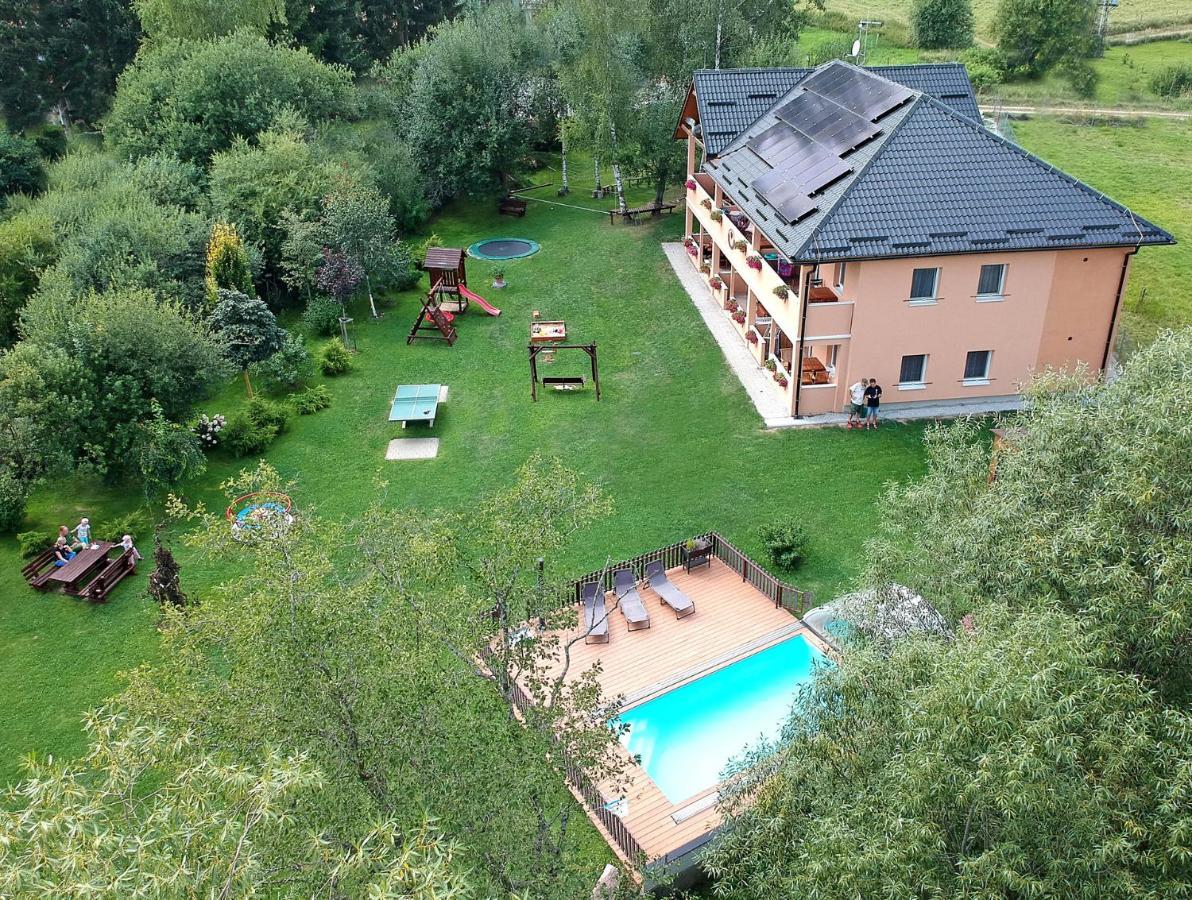 Apartments Nad Rybniky Horni Plana Luaran gambar