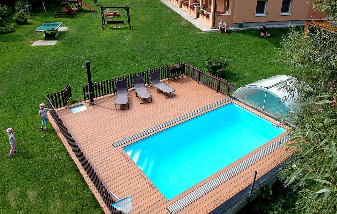 Apartments Nad Rybniky Horni Plana Luaran gambar