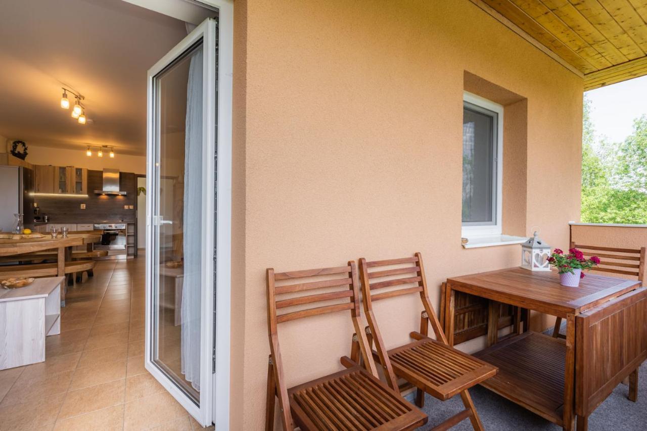 Apartments Nad Rybniky Horni Plana Luaran gambar