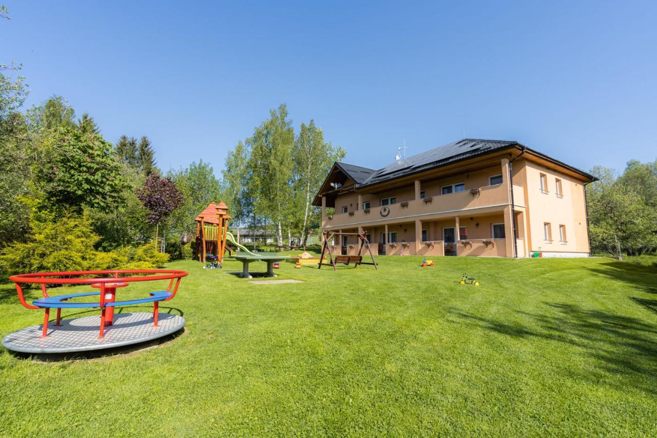 Apartments Nad Rybniky Horni Plana Luaran gambar