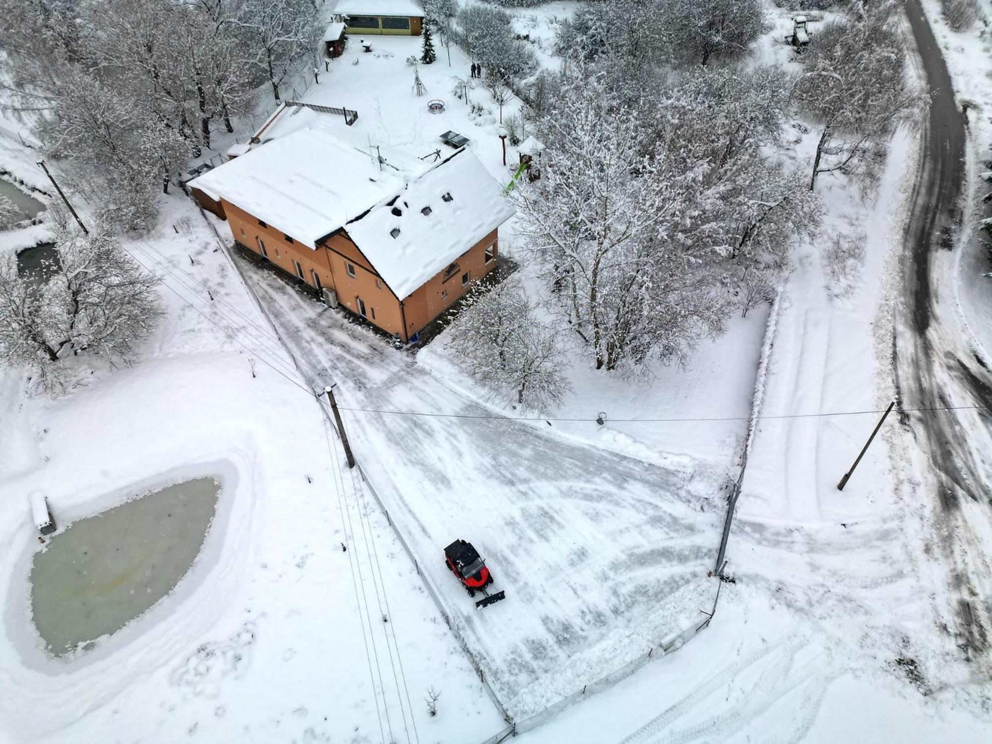 Apartments Nad Rybniky Horni Plana Luaran gambar