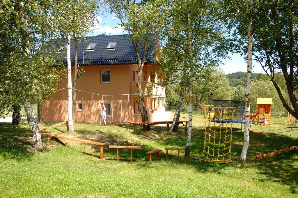 Apartments Nad Rybniky Horni Plana Luaran gambar