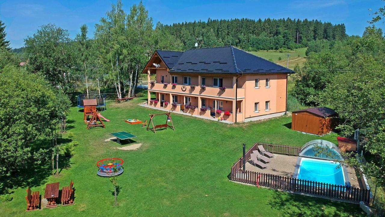 Apartments Nad Rybniky Horni Plana Luaran gambar